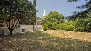 Maison Standard, plusieurs chambres, 2 salles de bains (Captain's House - Sv. Jakov) | Enceinte de l’hébergement