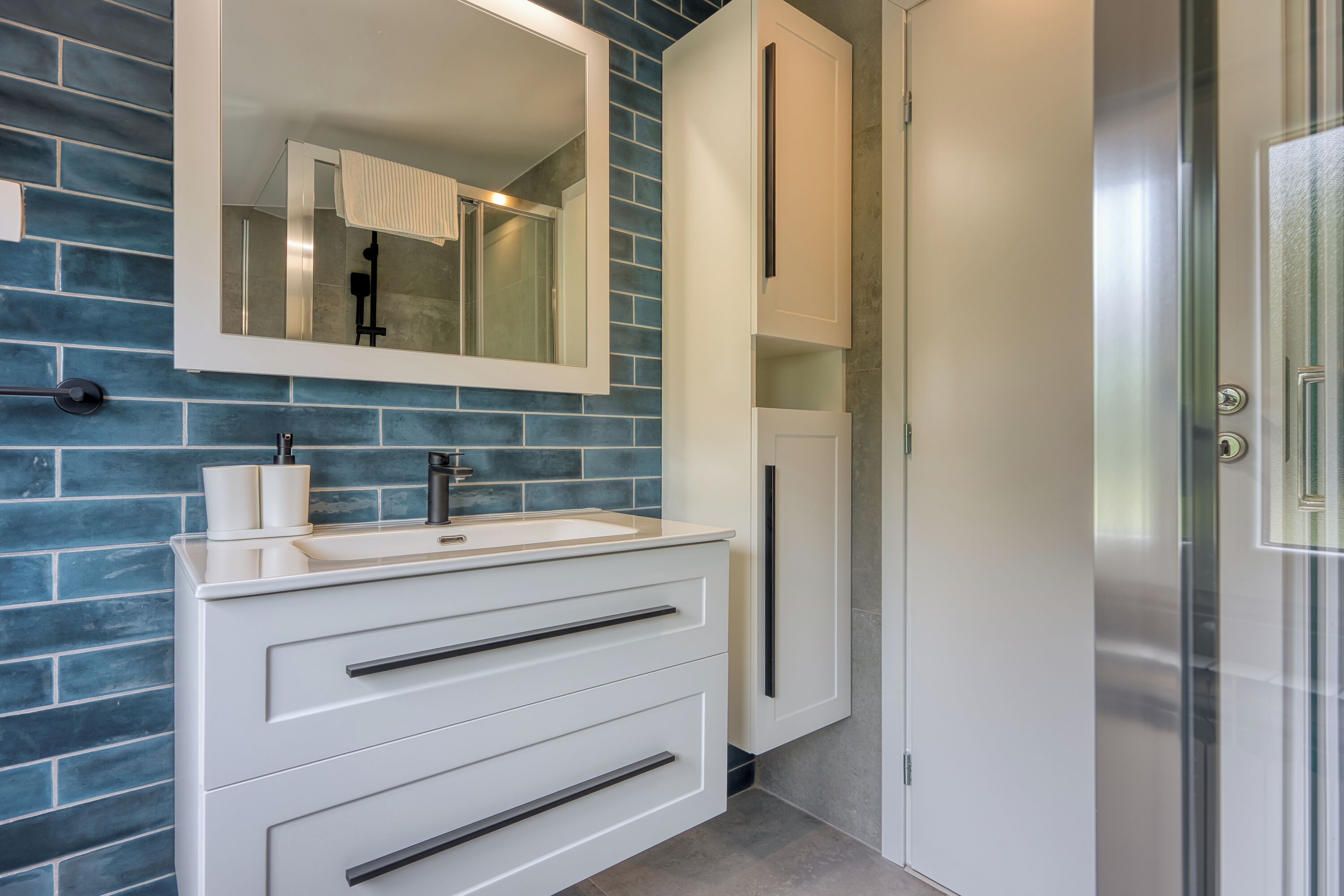 Casa Standard, camere multiple, 2 bagni (Captain's House -  Sv. Jakov) | Bagno | Doccia, asciugacapelli, asciugamani, sapone