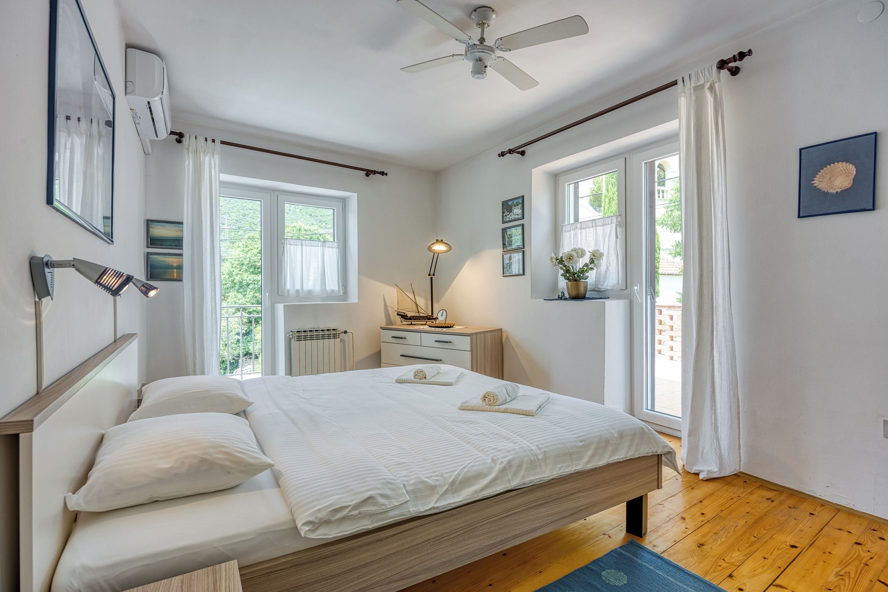 Standard-Haus, Mehrere Schlafzimmer, 2 Bäder (Captain's House -  Sv. Jakov) | 4 Schlafzimmer, Bügeleisen/Bügelbrett, kostenloses WLAN, Bettwäsche