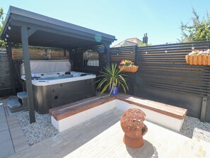 Bañera de hidromasaje exterior