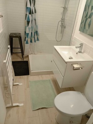 Bathroom - Tango architect-designed villa (Vence)