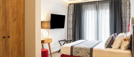 Suite Senior, pemandangan kota | Seprai premium, selimut bulu angsa, busa memori, dan brankas