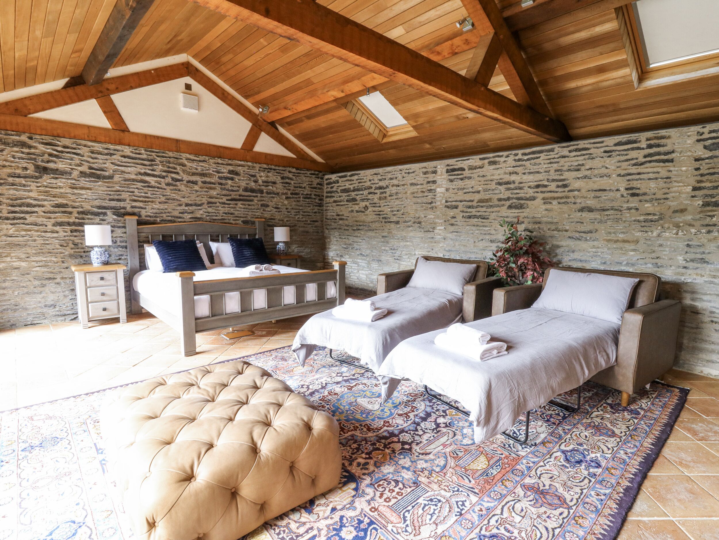 Cottage | 9 bedrooms, individually decorated, individually furnished, free WiFi