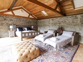 Cottage | 9 bedrooms, individually decorated, individually furnished, free WiFi
