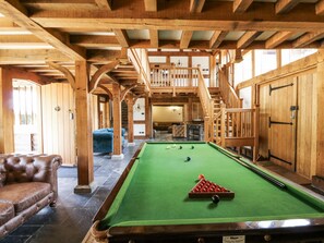Cottage | Game room