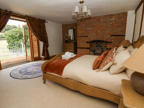 Cottage | 9 bedrooms, individually decorated, individually furnished, free WiFi