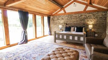 Cottage | 9 bedrooms, individually decorated, individually furnished, free WiFi