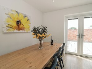 Dining - 1 The Stables (Highbridge)