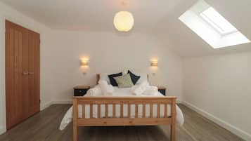 2 bedrooms, individually decorated, individually furnished, free WiFi