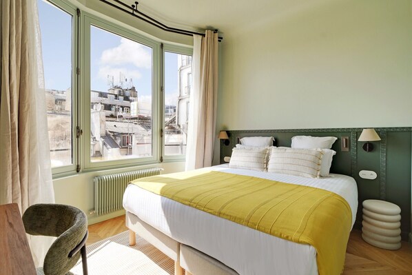 2 bedrooms, iron/ironing board, travel cot, WiFi
