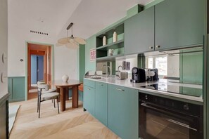 Fridge, microwave, oven, stovetop