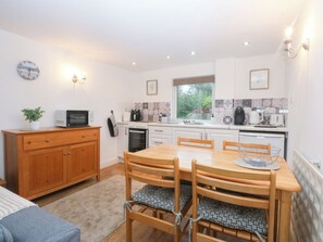 コテージ | 専用キッチン | 調理器具と食器