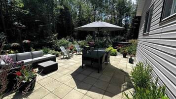 屋外ダイニングエリア