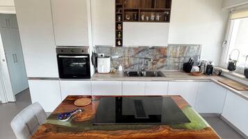 Biệt thự Superior, quang cảnh hồ bơi | Bếp riêng | Tủ lạnh, lò vi sóng, lò nướng, bếp nấu