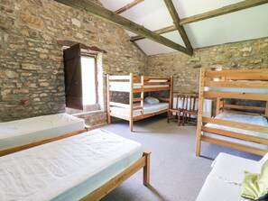 2 bedrooms, individually decorated, individually furnished, free WiFi - East Barn Bunkhouse (Richmond)