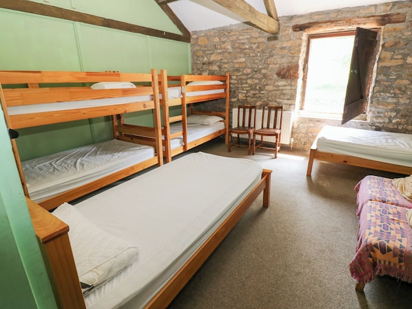 2 室のベッドルーム、客室ごとに異なる装飾、客室ごとに異なるインテリア、WiFi (無料)