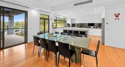 Serene Coastal Retreat in Hastings w pool