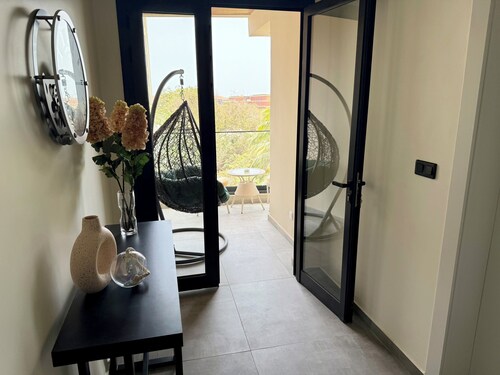 2-bedroom plus apartment in center of Dakar with Pool, fitness room, AC, WiFi