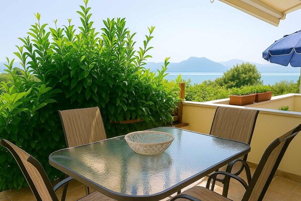 Apartment - Stella Peaceful Beach Getaway 100m to Shore (Lokroi)