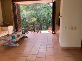 5 habitaciones y acceso a internet 