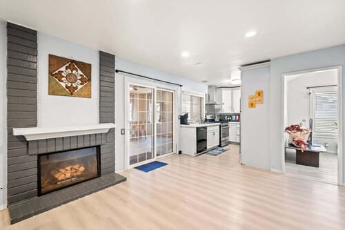 Perfect Family Getaway w Garden Near ONT Airport