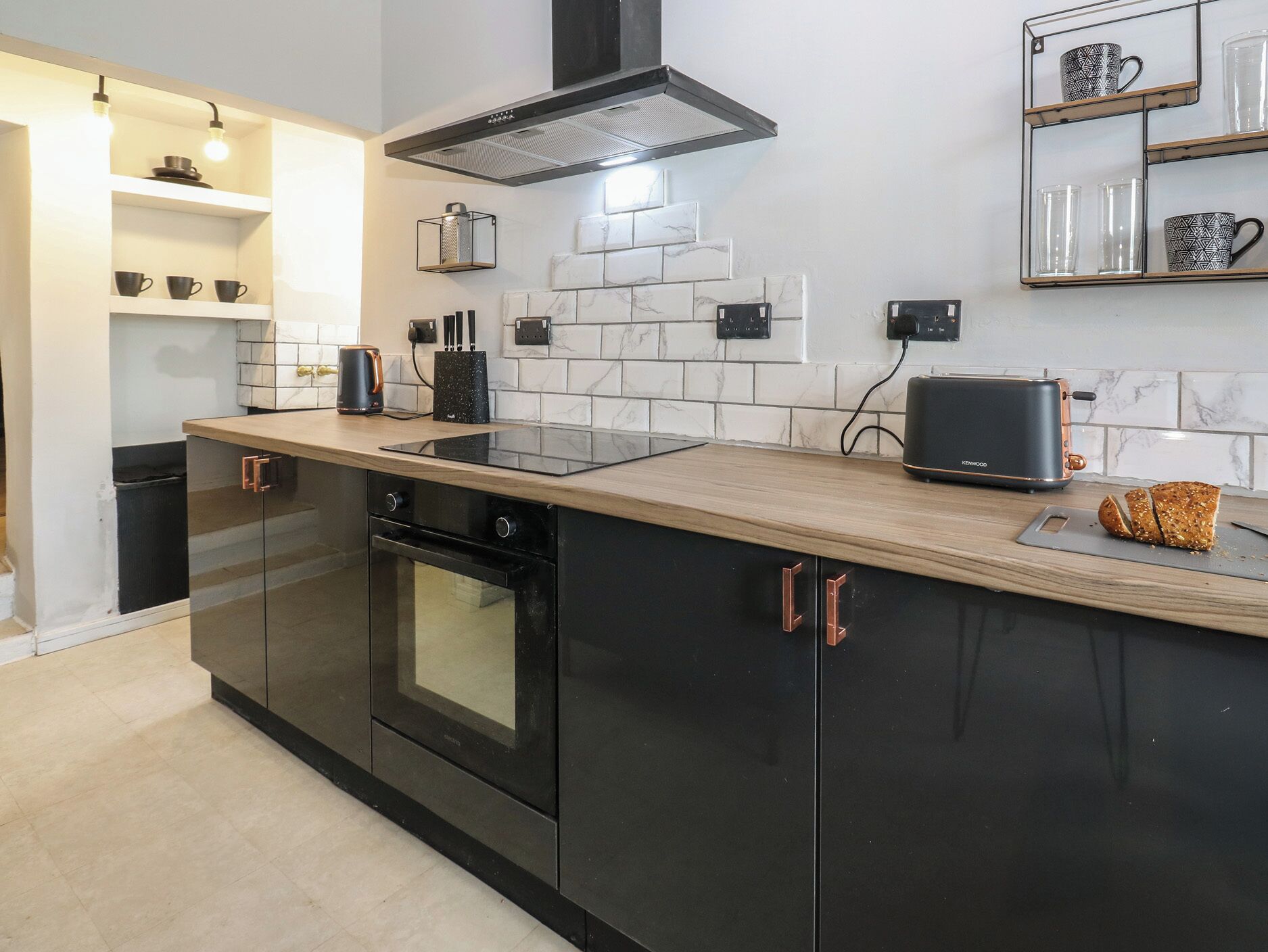 Pottar/pönnur/diskar/hnífapör