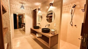 Dusche, Handtücher, Seife, Toilettenpapier