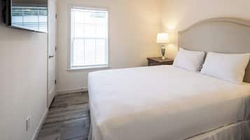Family Mobile Home, 3 Bedrooms, Non Smoking, Pets Allowed | Iron/ironing board, WiFi, bed sheets