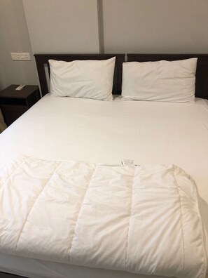 2 bedrooms, WiFi, bed sheets, wheelchair access - ASPA-Home Away From Home. Spacious, Comfortable, Safe & Neat apartments. (Navi Mumbai)