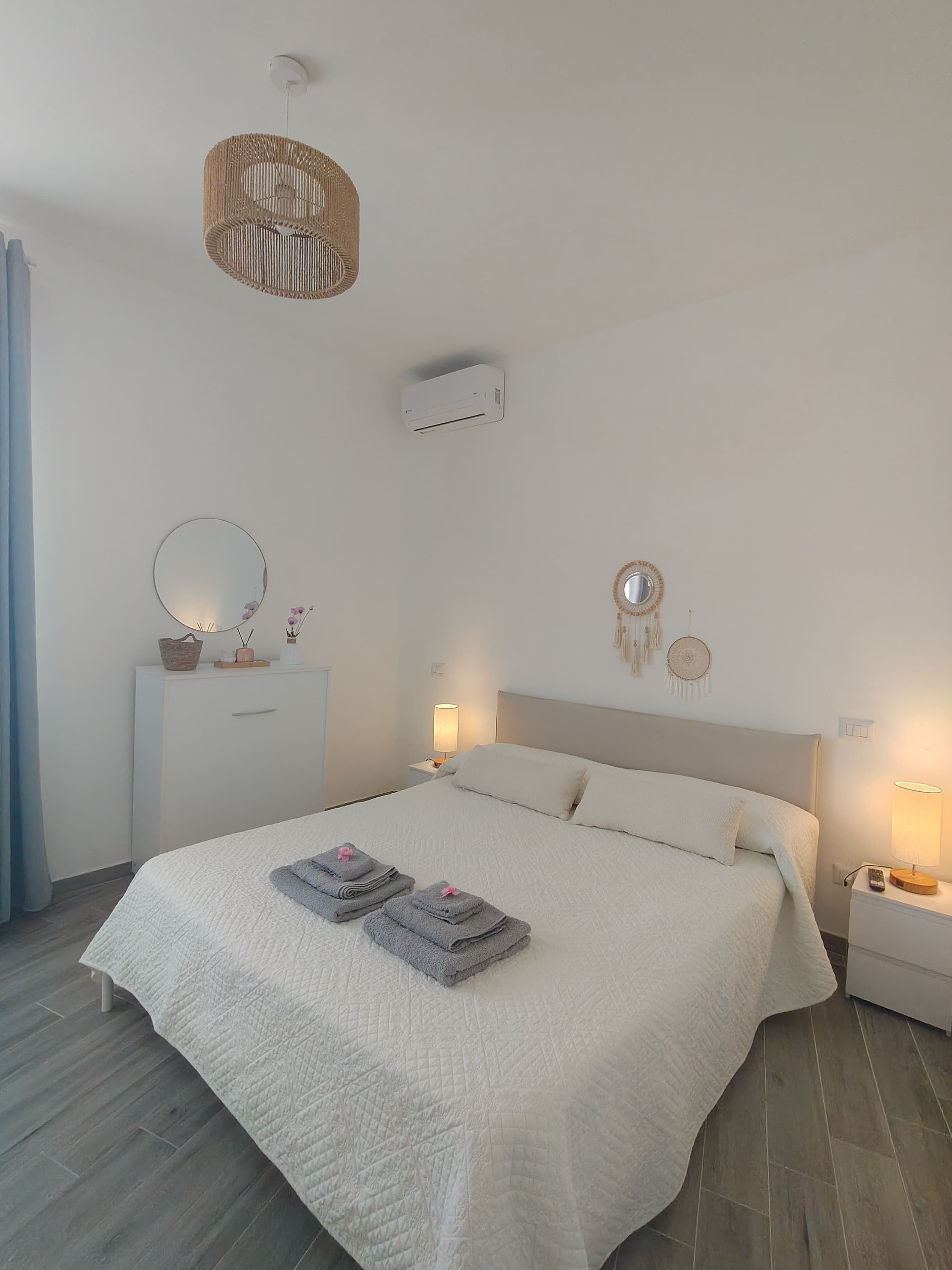 1 chambre, fer et planche à repasser, Wi-Fi gratuit, draps fournis
