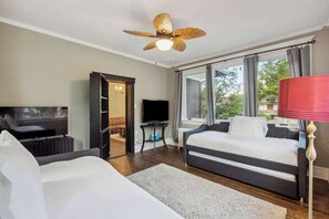 7 bedrooms, iron/ironing board, WiFi, bed sheets