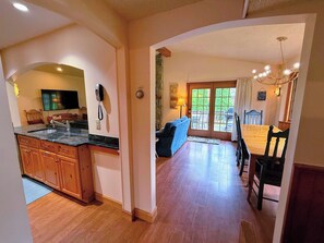 Interior - Cozy Forest Cottage Home with Convenient Ski Access - Dog Friendly! (Bretton Woods)