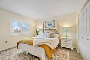 2 bedrooms, iron/ironing board, free WiFi, bed sheets - Lagoon to golf views with refreshing ocean breezes, walk to the beach. (Sawgrass)