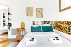 Iron/ironing board, WiFi, bed sheets