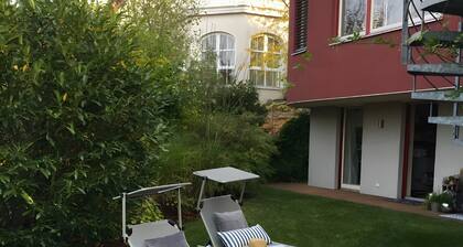 Zimmer 'Hortensie' mit privater Terrasse, privatem Garten und Wi-Fi