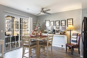 Condo, 1 Queen Bed with Sofa bed, Patio, Golf View (Fisherman's Lure) | Dining - Fisherman's Lure (Branson)