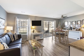 Condo, 1 Queen Bed with Sofa bed, Patio, Golf View (Fisherman's Lure) | Living area | 42-inch flat-screen TV with digital channels