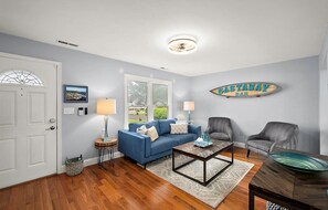 Téléviseur connecté, table de baby-foot