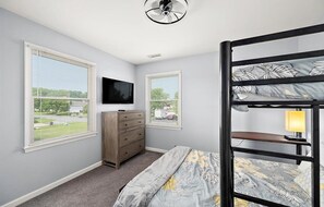 Iron/ironing board, free WiFi, bed sheets