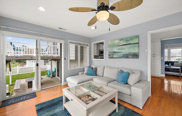 Téléviseur connecté, table de baby-foot