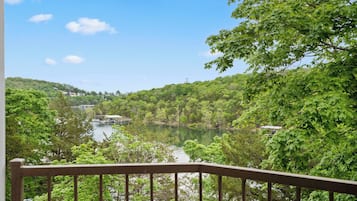 Condo, varias camas, balcón (Lake It Easy) | Vista desde la habitación