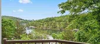 Lake It Easy Condo for 7