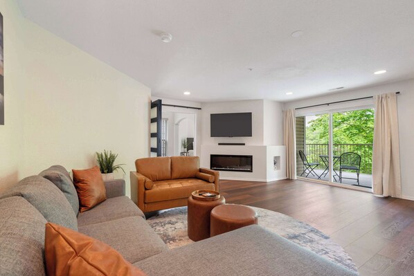 Condo, Multiple Beds, Balcony (Lake It Easy) | Living area | 42-inch flat-screen TV with digital channels