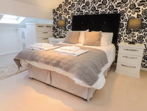 Cottage | 6 bedrooms, individually decorated, individually furnished, free WiFi - Laithe House (Burnley)