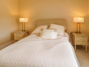 6 bedrooms, individually decorated, individually furnished, free WiFi