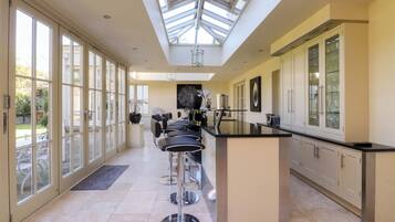 Cottage | Bar (on property)