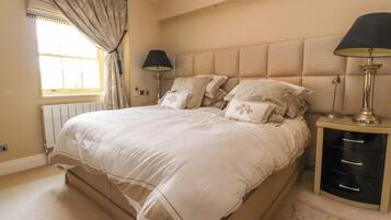6 bedrooms, individually decorated, individually furnished, free WiFi