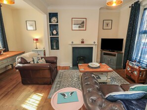 Living area - Nantucket Cottage (Whitby)