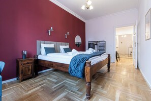 3 chambres, fer et planche à repasser, Wi-Fi, draps fournis