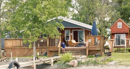 A cozy riverfront cottage, Grandfather’s Landing cottage provides it all!
